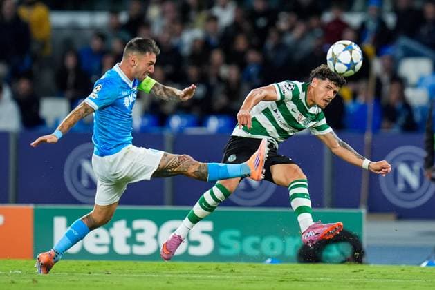 Napoli v Sporting Lisbon - UEFA Champions League Maximiliano Araujo of Sporting CP and Matteo Politano of SSC Napoli compete for the ball during the UEFA Champions League 2025 26 League Phase MD2 match between SSC Napoli and Sporting Lisbon at Stadio Diego Armando Maradona on October 1, 2025 in Neaples, Italy. Neaples Stadio Diego Armando Maradona Campania Italy Copyright: xGiuseppexMaffiax 251001_UCL_Napoli-Sporting_GM_2001