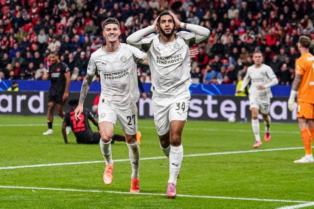 2025-10-01 Bayer 04 Leverkusen v PSV Eindhoven - UEFA Champions League 2025 26 League Phase MD2 LEVERKUSEN, GERMANY - OCTOBER 1: Dennis Man of PSV Eindhoven, Ismael Saibari of PSV Eindhoven celebrate the first goal during the UEFA Champions League 2025 26 League Phase MD2 match between Bayer 04 Leverkusen and PSV Eindhoven at BayArena on October 1, 2025 in Leverkusen, Germany. Leverkusen BayArena Germany Content not available for redistribution in The Netherlands directly or indirectly through any third parties. Copyright: xJorisxVerwijstx