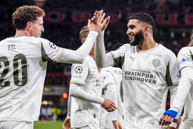 2025-10-01 Bayer 04 Leverkusen v PSV Eindhoven - UEFA Champions League 2025 26 League Phase MD2 LEVERKUSEN, GERMANY - OCTOBER 1: Guus Til of PSV Eindhoven, Ismael Saibari of PSV Eindhoven celebrate the goal during the UEFA Champions League 2025 26 League Phase MD2 match between Bayer 04 Leverkusen and PSV Eindhoven at BayArena on October 1, 2025 in Leverkusen, Germany. Leverkusen BayArena Germany Content not available for redistribution in The Netherlands directly or indirectly through any third parties. Copyright: xJorisxVerwijstx