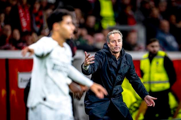 Bayer 04 Leverkusen trainer Kasper Hjulmand during the match Bayer 04 Leverkusen vs PSV Eindhoven at the Bay Arena for the Champions League - League phase - Matchday 2 season 2025-2026 in LEVERKUSEN, Germany on 20 september 2025, (photo by Marcel van Dorst EYE4images DeFodi Images) Bayer 04 Leverkusen trainer Kasper Hjulmand during the match Bayer 04 Leverkusen vs PSV Eindhoven at the Bay Arena for the Champions League League phase Matchday 2 season 2025 2026 in LEVERKUSEN, Germany on 20 september 2025, photo by Marcel van Dorst EYE4images DeFodi Images