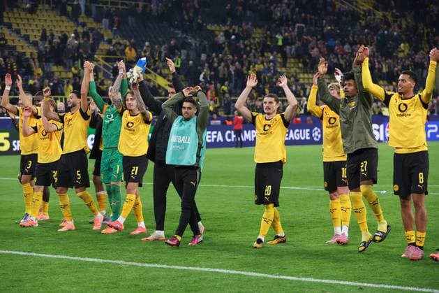 UEFA Champions League Borussia Dortmund Athletic Bilbao on 01 10 2025 at Signal Iduna Park in Dortmund Celebrating the victory with the Borussia Dortmund team, here with Fabio Silva Dortmund 21 , Marcel Sabitzer Dortmund 20 , Karim Adeyemi Dortmund 27 , Felix Nmecha Dortmund 8 MH