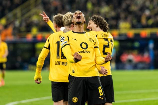 UEFA Champions League, Borussia Dortmund Athletic Club Bilbao 01 10 2025 Julian Brandt Borussia Dortmund, 10 , Goal, Goal celebration Felix Nmecha Borussia Dortmund, 8 UEFA Champions League, Borussia Dortmund Athletic Club Bilbao, Dortmund, SIGNAL IDUNA PARK on 01 10 2025 Copyright: xBEAUTIFULxSPORTS Wunderlx