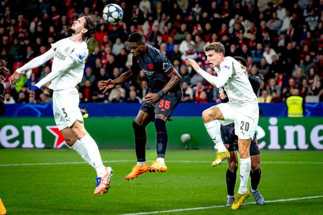 PSV Eindhoven defender Yarek Gasiorowski, Bayer 04 Leverkusen forwarder Christian Kofane, PSV Eindhoven midfielder Guus Til during the match Bayer 04 Leverkusen vs PSV Eindhoven at the Bay Arena for the Champions League - League phase - Matchday 2 season 2025-2026 in LEVERKUSEN, Germany on 20 september 2025, (photo by Marcel van Dorst EYE4images DeFodi Images) PSV Eindhoven defender Yarek Gasiorowski, Bayer 04 Leverkusen forwarder Christian Kofane, PSV Eindhoven midfielder Guus Til during the match Bayer 04 Leverkusen vs PSV Eindhoven at the Bay Arena for the Champions League League phase Matchday 2 season 2025 2026 in LEVERKUSEN, Germany on 20 september 2025, photo by Marcel van Dorst EYE4images DeFodi Images
