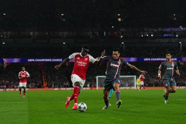 Bukayo Saka of Arsenal and Francisco Ortega of Olympiakos Arsenal v Olympiakos, UEFA Champions League, Group Stage, Football, Emirates Stadium, London, UK - 01 Oct 2025London Emirates Stadium United Kingdom EDITORIAL USE ONLY No use with unauthorised audio, video, data, fixture lists, club league logos or live services. Online in-match use limited to 120 images, no video emulation. No use in betting, games or single club league player publications. Copyright: xJoexToth Shutterstockx 15504044cg