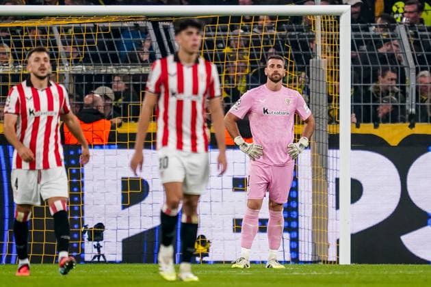 DORTMUND, GERMANY - OCTOBER 1: Athletic Club goalkeeper Unai Simon looks dejected after conceding his team s second goal during the UEFA Champions League 2025 26 League Phase MD2 match between Borussia Dortmund and Athletic Club at BVB Stadion Dortmund on October 1, 2025 in Dortmund, Germany. (Photo by Rene Nijhuis) SPO  Copyright: xRenexNijhuis