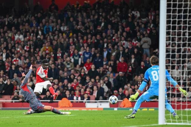 Bukayo Saka of Arsenal FC shoots to score late in the second half during and given Arsenal FC a two goal lead the UEFA Champions League match between Arsenal and Olympiakos at the Emirates Stadium, London, England on 1 October 2025. Copyright: xPhilxHutchinsonx 44060017