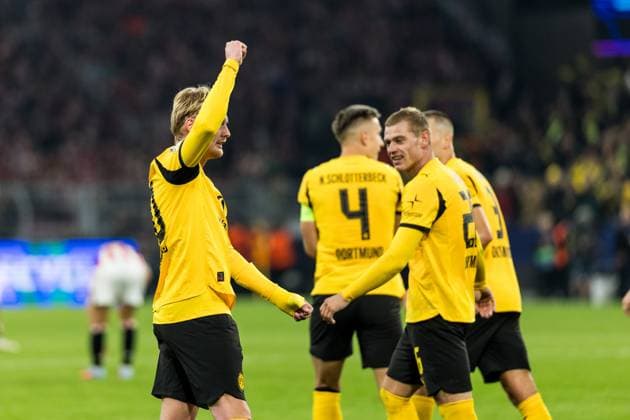 UEFA Champions League, Borussia Dortmund Athletic Club Bilbao 01 10 2025 Julian Brandt Borussia Dortmund, 10 , Goal, Goal celebration UEFA Champions League, Borussia Dortmund Athletic Club Bilbao, Dortmund, SIGNAL IDUNA PARK on 01 10 2025 Copyright: xBEAUTIFULxSPORTS Wunderlx