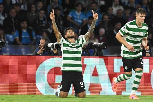 Luis Suarez of Sporting Clube de Portugal celebrates after scoring a goal of 1-1 during the Uefa Champions League between SSC Napoli vs Sporting Clube de Portugal at Stadio Diego Armando Maradona  Copyright: xAgostinoxGemito IPAxSportx xipa-agency.netx xx IPA_66023033 IPA_Agency_IPA66023033