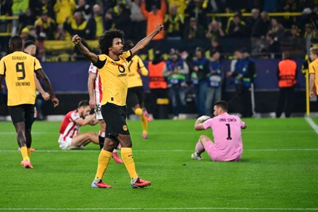 Goal celebration for 2 0 by Carney Chukwuemeka 17 Borussia Dortmund , Borussia Dortmund vs Athletic Club de Bilbao , Soccer, Champions League, Group stage, Matchday 2, 01 10 2025 Dortmund Nordrhein Westfalen Germany Copyright: xkolbert-press MarcxNiemeyerx