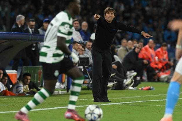 Antonio Conte Coach of SSC Napoli gestures during the Uefa Champions League between SSC Napoli vs Sporting Clube de Portugal at Stadio Diego Armando Maradona  Copyright: xAgostinoxGemito IPAxSportx xipa-agency.netx xx IPA_66021849 IPA_Agency_IPA66021849