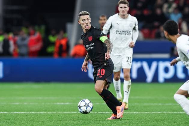 Sport, Football, UEFA Champions League Season 2025 2026 League Phase 2 Matchday Bayer 04 Leverkusen PSV Eindhoven 01 10 2025, BayArena Alejandro Grimaldo Bayer 04 Leverkusen, 20 Leverkusen BayArena North Rhine-Westphalia Germany