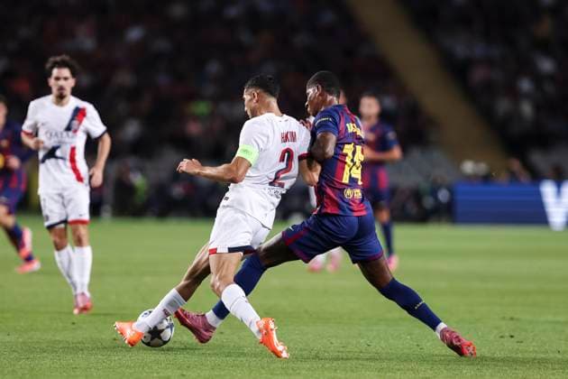October 1, 2025, Barcelona, Barcelona, SPAIN: Achraf Hakimi of Paris Saint-Germain FC and Marcus Rashford of FC Barcelona, Barca compete for the ball during the UEFA Champions League 2025 26 League Phase MD2, match between FC Barcelona and Paris Saint-Germain at Estadi Olimpic Lluis Companys on October 01, 2025 in Barcelona, Spain. Barcelona SPAIN - ZUMAa181 20251001_zaa_a181_063 Copyright: xJavierxBorregox