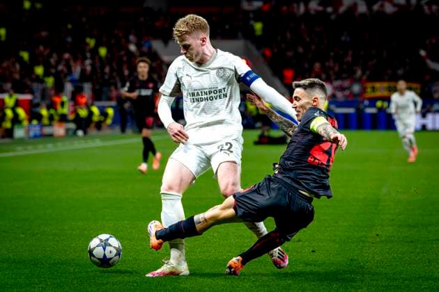 PSV Eindhoven midfielder Jerdy Schouten, Bayer 04 Leverkusen defender Alejandro Grimaldo during the match Bayer 04 Leverkusen vs PSV Eindhoven at the Bay Arena for the Champions League - League phase - Matchday 2 season 2025-2026 in LEVERKUSEN, Germany on 20 september 2025, (photo by Marcel van Dorst EYE4images DeFodi Images) PSV Eindhoven midfielder Jerdy Schouten, Bayer 04 Leverkusen defender Alejandro Grimaldo during the match Bayer 04 Leverkusen vs PSV Eindhoven at the Bay Arena for the Champions League League phase Matchday 2 season 2025 2026 in LEVERKUSEN, Germany on 20 september 2025, photo by Marcel van Dorst EYE4images DeFodi Images