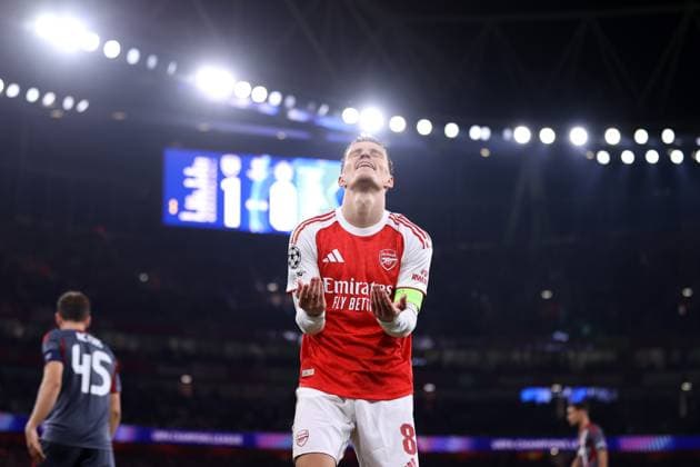Arsenal gegen Olympiacos 01. Oktober 2025, London UEFA Champions League Arsenal gegen Olympiacos Martin Odegaard von Arsenal reagiert nach einer vergebenen Chance Foto Jacques Feeney Abseits London UK  Copyright: xJacquesxFeeneyx xOffsidexOffside