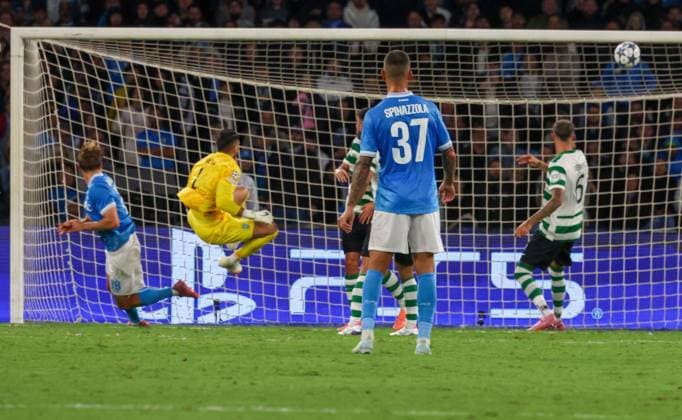 October 1, 2025, Napoli, Napoli, Italia: Goal the Rasmus Hoyland of SSC Napoli During the Champions League match on October 1, 2025, between Napoli and Sporting Club de Portugal at the Diego Armando Maradona Stadium in Naples..Photo: Napoli Italia - ZUMAs236 20251001_aap_s236_054 Copyright: xFabioxSassox