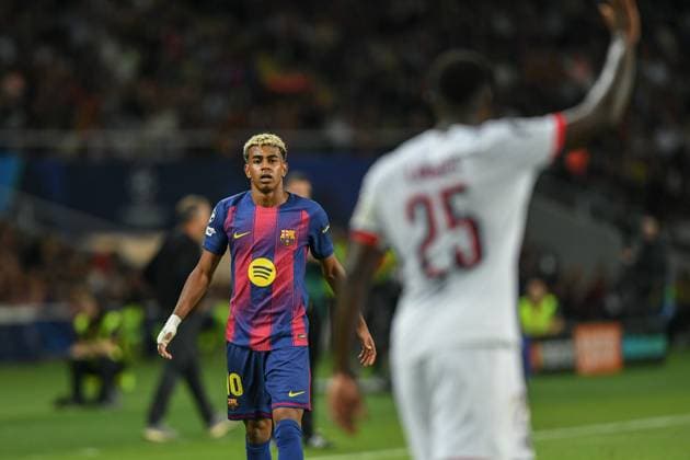 FC Barcelona, Barca v PARIS SAINT-GERMAIN OLIMPIC STADIUM LLUIS COMPANYS. MONTJUIC,BARCELONA. October 1,2025 FC BARCELONA vs PARIS SAINT-GERMAIN October 1,2025 Lamine Yamal (10) of FC Barcelona looks at (25) Nuno Mendes of PSG during the soccer match corresponding to the second match of the group stage of the UEFA Champions League between FC Barcelona and Paris Saint-Germain at Olimpic Stadium Lluis Companys of MontjuÃ¯c in Barcelona, Spain. Barcelona ESP Copyright: xS.xRosx