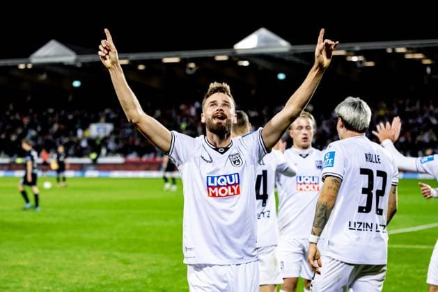 Soccer, Season 2025 2026, 3 Liga, Donaustadion Ulm, 9 Matchday, SSV Ulm 1846 Soccer 1 FC Schweinfurt 05, 01 10 2025 01 10 2025, Soccer, Season 2025 2026, 3 Liga, Donaustadion Ulm, 9 Matchday, SSV Ulm 1846 Soccer 1 FC Schweinfurt 05, Goal celebration joy after goal goal shot to 5 1 by 9 Lucas Röser SSV Ulm 1846 Soccer Photo Lucca Fundel Ulm Donaustadion Baden Württemberg Germany