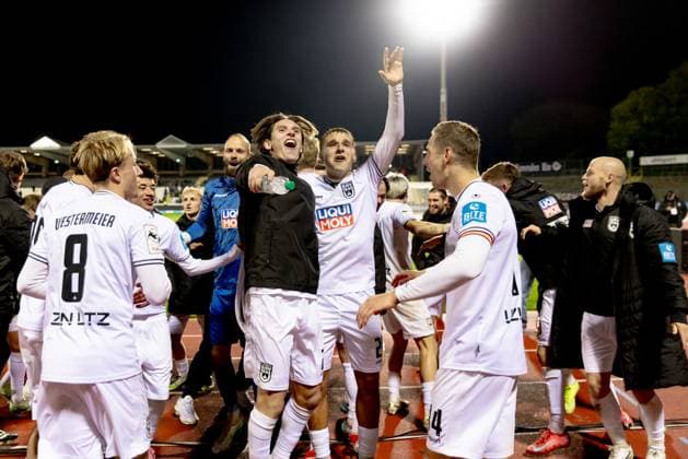 Football, Season 2025 2026, 3 League, Donaustadion Ulm, Matchday 9, SSV Ulm 1846 Football 1 FC Schweinfurt 05, 01 10 2025 01 10 2025, Football, Season 2025 2026, 3 League, Donaustadion Ulm, Matchday 9, SSV Ulm 1846 Football 1 FC Schweinfurt 05, Emotions joy jubilation after the 5 1 home victory of the Spatzen team team SSV Ulm 1846 soccer by 23 Max Brandt SSV Ulm 1846 soccer , 28 Max Scholze SSV Ulm 1846 soccer photo Lucca Fundel Ulm Donaustadion Baden Württemberg Germany