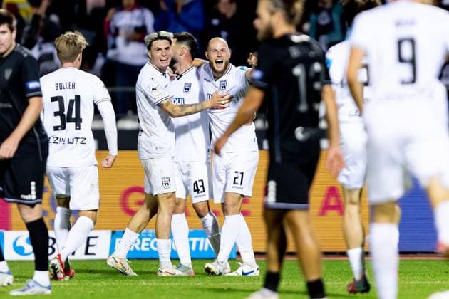 Football, Season 2025 2026, 3 Liga, Donaustadion Ulm, Matchday 9, SSV Ulm 1846 Football 1 FC Schweinfurt 05, 01 10 2025 01 10 2025, Football, Season 2025 2026, 3 Liga, Donaustadion Ulm, Matchday 9, SSV Ulm 1846 Football 1 FC Schweinfurt 05, Goal celebrations joy after goal Goal shot to 3 1 by 25 Elias Löder SSV Ulm 1846 Fußball v l 34 Jan Boller SSV Ulm 1846 Fußball , 32 Niklas Kölle SSV Ulm 1846 Fußball , 43 Leon Dajaku SSV Ulm 1846 Fußball , 21 Marcel Seegert SSV Ulm 1846 Fußball Foto Lucca Fundel Ulm Donaustadion Baden Württemberg Germany