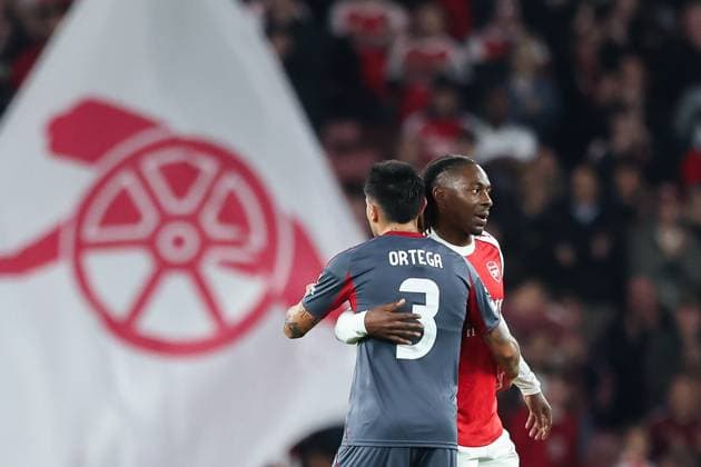 1st October 2025; Emirates Stadium, London, England; Champions League Football, Arsenal versus Olympiakos; Francisco Ortega of Olympiacos and Eberechi Eze of Arsenal shake hands after the final whistle  HenningxvonxJagow
