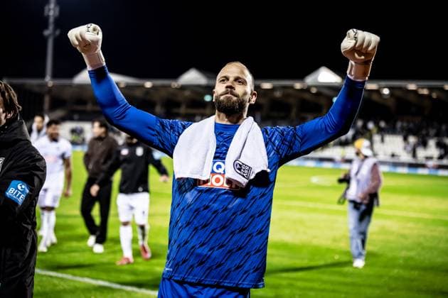 Football, Season 2025 2026, 3 Liga, Donaustadion Ulm, 9 Matchday, SSV Ulm 1846 Football 1 FC Schweinfurt 05, 01 10 2025 01 10 2025, Football, Season 2025 2026, 3 Liga, Donaustadion Ulm, 9 Matchday, SSV Ulm 1846 Football 1 FC Schweinfurt 05, Cheering Emotions Joy after the 5 1 home win of the Spatzen 39 Christian Ortag SSV Ulm 1846 Football Photo Lucca Fundel Ulm Donaustadion Baden Württemberg Germany