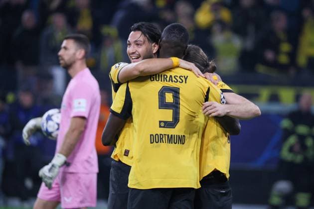01 10 2025, xfanx, Football UEFA Champions League, Borussia Dortmund Athletic Bilbao v l the second scorer Serhou Guirassy BVB scores the goal for Borussia Dortmund 3 0 and cheers with Ramy Bensebaini BVB DFL DFB REGULATIONS PROHIBIT ANY USE OF PHOTOGRAPHS as IMAGE SEQUENCES and or QUASI VIDEO Dortmund mfan