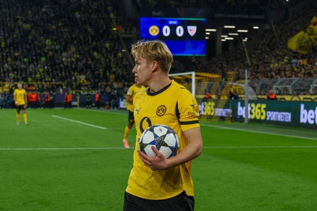 01 10 2025, xfanx, Football UEFA Champions League, Borussia Dortmund Athletic Bilbao v l Daniel Svensson BVB DFL DFB REGULATIONS PROHIBIT ANY USE OF PHOTOGRAPHS as IMAGE SEQUENCES and or QUASI VIDEO Dortmund mfan