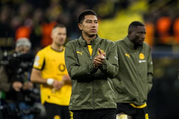 UEFA Champions League, Borussia Dortmund Athletic Club Bilbao 01 10 2025 Jobe Bellingham Borussia Dortmund, 7 applauds towards the curve UEFA Champions League, Borussia Dortmund Athletic Club Bilbao, Dortmund, SIGNAL IDUNA PARK on 01 10 2025 Copyright: xBEAUTIFULxSPORTS Wunderlx