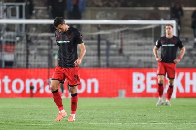 3 Liga SC Verl FC Ingolstadt 04 heads down after conceding 1-0, Lukas Fröde 34, FCI Simon Lorenz 32, FCI 3 Liga FC Ingolstadt 04 Season 2025 2026 SC Verl