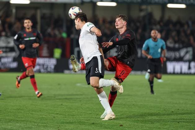 3 Liga SC Verl FC Ingolstadt 04 Frederik Christensen 11, FCI duel Fight for the ball v5 3 Liga FC Ingolstadt 04 Season 2025 2026 SC Verl