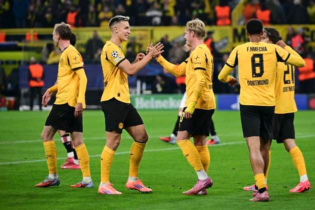 Goal celebration for 4 1 by Julian Brandt 10 Borussia Dortmund , Borussia Dortmund vs Athletic Club de Bilbao , Soccer, Champions League, Group stage, Matchday 2, 01 10 2025 Dortmund Nordrhein Westfalen Germany Copyright: xkolbert-press MarcxNiemeyerx