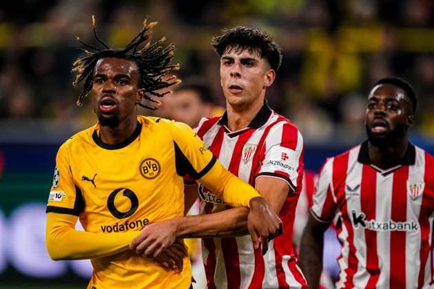 DORTMUND, GERMANY - OCTOBER 1: Carney Chukwuemeka of Borussia Dortmund and Alejandro Rego of Athletic Club wait for the ball to be passed during the UEFA Champions League 2025 26 League Phase MD2 match between Borussia Dortmund and Athletic Club at BVB Stadion Dortmund on October 1, 2025 in Dortmund, Germany. (Photo by Rene Nijhuis) SPO  Copyright: xRenexNijhuis