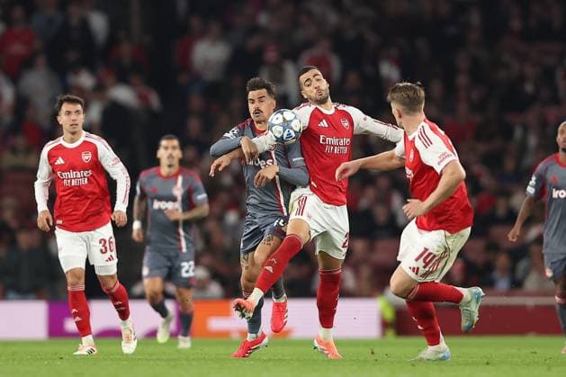 Arsenal FC v Olympiacos FC, Champions League Dani Garcia of Olympiacos and Mikel Merino of Arsenal during the Arsenal FC v Olympiacos FC UEFA Champions League Round One Group Stage match at the Arsenal Stadium, London, England, United Kingdom on 1 October 2025 Credit: Katie Chan Every Second Media Editorial use only. All images are copyright Every Second Media Limited. No images may be reproduced without prior permission. Copyright: xIMAGO EveryxSecondxMediax ESM-1605-0090 KatiexChanx xEveryxSecondxMediax