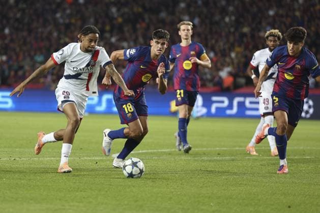 FC Barcelona, Barca v Paris Saint-Germain - UEFA Champions League BARCELONA, SPAIN - OCT 1: Paris Saint-Germain s French forward Bradley Barcola vies with Barcelona s Spanish forward Pau Victor during the UEFA Champions League league phase day 2 football match between FC Barcelona and Paris Saint-Germain (PSG) at the Estadi Olimpic Lluis Companys, on October 1, 2025 Adria Puig Anadolu Barcelona Spain. Editorial use only. Please get in touch for any other usage.  Copyright: x2025xAnadoluxAdriaxPuigx