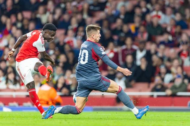 Arsenal v Olympiacos Champions League 01 10 2025. Arsenal forward Bukayo Saka (7) takes a shot on goal which is blocked by Olympiakos defender Costinha (20) during the Champions League match between Arsenal and Olympiacos at the Emirates Stadium, London, England on 1 October 2025. London Emirates Stadium Greater London England Editorial use only , Copyright: xToyinxOshodix PSI-22955-0067