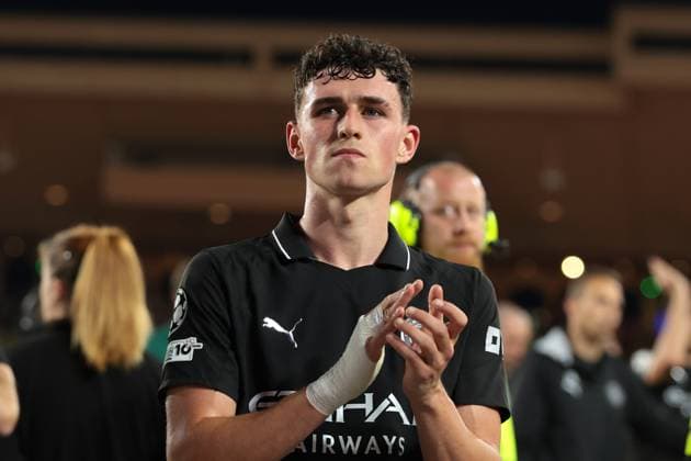 Monaco, Monaco, 1st October 2025. Phil Foden of Manchester City applauds the fans following the final whistle of the AS Monaco vs Manchester City UEFA Champions League match at Stade Louis II, Monaco. Picture credit should read: Jonathan Moscrop Sportimage EDITORIAL USE ONLY. No use with unauthorised audio, video, data, fixture lists, club league logos or live services. Online in-match use limited to 120 images, no video emulation. No use in betting, games or single club league player publications. SPI_085_JM_MONACO_MANCITY_UCL_ SPI-4166-0085