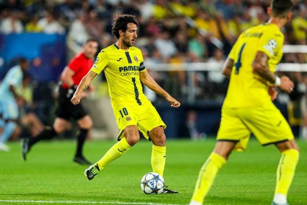 October 1, 2025, Vilarreal, Castellon, SPAIN: Dani Parejo of Villarreal CF in action during the UEFA Champions League, semifinals, football match played between Villarreal CF and Juventus de Turin at the Ceramica Stadium on October 1, 2025, in Castellon, Spain. Vilarreal SPAIN - ZUMAa181 20251001_zaa_a181_046 Copyright: xIvanxTerronx