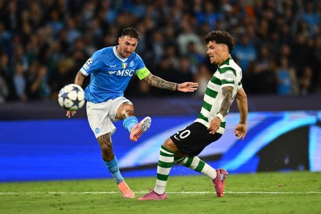 CALCIO - UEFA Champions League - SSC Napoli vs Sporting CP Matteo Politano of S.S.C. Napoli and Maximiliano Araujo of Sporting C.P. are in action during the UEFA Champions League phase day 2 football match between S.S.C. Napoli and Sporting C.P. at the Diego Armando Maradona Stadium on October 1, 2025 in Naples, Italy. Naples Italy  Copyright: xIPAxSport ABACAx