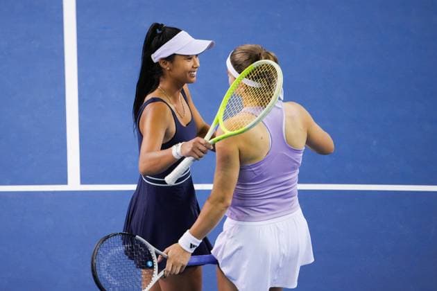 BEIJING, CHINA - OCTOBER 01: Priscilla Hon of Australia and Karolina Muchova of the Czech Republic react in the Women s Doubles Round of 16 match against Asia Muhammad of the United States and Demi Schuurs of the Netherlands on day 10 of the 2025 China Open at the National Tennis Center on October 1, 2025 in Beijing, China.  Copyright: xVCGx 111594439538