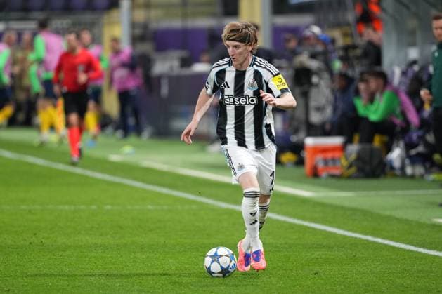 Anthony Gordon of Newcastle Union St Gilloise v Newcastle, UEFA Champions League, Group Stage, Football, Lotto Park, Brussels, Belgium - 01 Oct 2025Brussels Lotto Park Belgium EDITORIAL USE ONLY No use with unauthorised audio, video, data, fixture lists, club league logos or live services. Online in-match use limited to 120 images, no video emulation. No use in betting, games or single club league player publications. Copyright: xDavidxWinter Shutterstockx 15504048fw