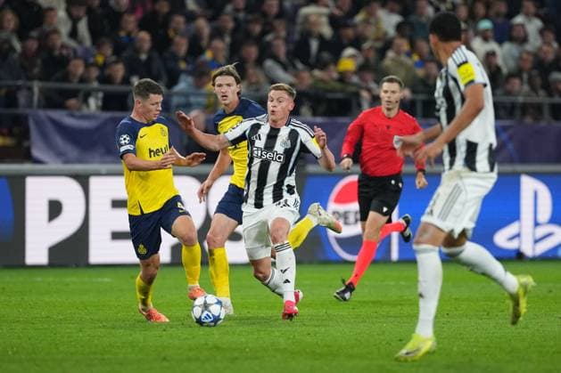 Harvey Barnes of Newcastle bursts forward Union St Gilloise v Newcastle, UEFA Champions League, Group Stage, Football, Lotto Park, Brussels, Belgium - 01 Oct 2025Brussels Lotto Park Belgium EDITORIAL USE ONLY No use with unauthorised audio, video, data, fixture lists, club league logos or live services. Online in-match use limited to 120 images, no video emulation. No use in betting, games or single club league player publications. Copyright: xDavidxWinter Shutterstockx 15504048in