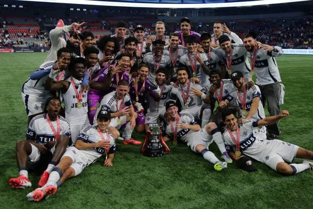 October 1, 2025: Vancouver Whitecaps players celebrate after winning the match between Vancouver Whitecaps FC vs Vancouver FC in the Canadian Championship Final game at BC Place on October 1, 2025 in Vancouver, Canada.( ) - ZUMAp175 20251001_zsa_p175_034 Copyright: xTomazxJr Pximagesx