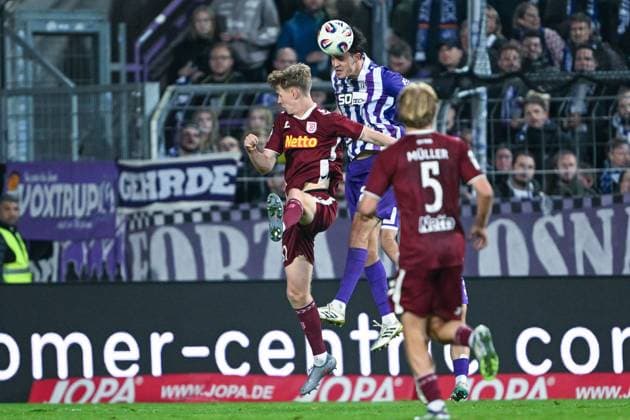 3 Liga 25 26 VfL Osnabrück SSV Jahn Regensburg on 01 10 2025 at Bremer Brücke in Osnabrück Theo Janotta Osnabrueck MT