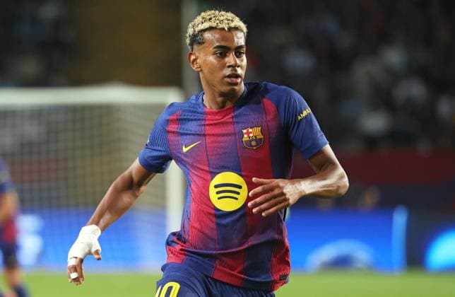 FC Barcelona, Barca v Paris Saint-Germain - UEFA Champions League 2025 26 League Phase MD2 Lamine Yamal plays during the match between FC Barcelona and Paris Saint-Germain FC, corresponding to Matchday 2 of the League phase of the UEFA Champions League, at the Lluis Companys Stadium in Barcelona, Spain, on October 1, 2025. Barcelona Barcelona Spain  Copyright: xUrbanandsportx originalFilename:urbanandsport-fcbarcel251001_npgFd.jpg