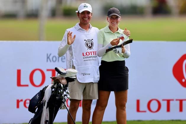 October 1, 2025 - Lauren Hartlage and her caddie Nick Tenuta during the first round of the 2025 LOTTE Championship Presented By Hoakalei at Hoakalei Country Club in Ewa Beach, HI - CSM Ewa Beach USA - ZUMAc04_ 20251001_zma_c04_248 Copyright: xAndrewxLeex
