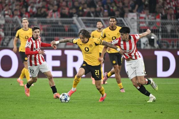 Nico Serrano Athletic Bilbao , Fabio Silva Borussia Dortmund , Fabio Silva , Alejandro Rego Athletic Bilbao , v li 01 10 2025, Football Champions League 2025 2026, 2 Matchday, Borussia Dortmund Athletic Bilbao 4 1 UEFA regulations prohibit any use of photographs as image sequences and or quasi video Dortmund Signal Iduna Park Nordrhein Westfalen Germany Team2