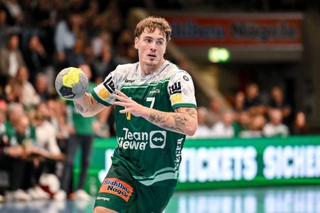 Goeppingen, Deutschland, 01.10.25: Victor Kloeve (FRISCH AUF! Goeppingen) in Aktion, am Ball, Einzelaktion waehrend des DHB Pokal 2 Runde Spiels zwischen FRISCH AUF! Goeppingen vs SC DHfK Leipzig in der EWS Arena am 01. Oktober 2025 in Goeppingen, Deutschland. (Foto von Harry Langer DeFodi Images) Goeppingen, Germany, 01.10.25: Victor Kloeve (FRISCH AUF! Goeppingen) controls the Ball during the DHB Pokal 2 Runde match between FRISCH AUF! Goeppingen vs SC DHfK Leipzig at EWS Arena on October 1, 2025 in Goeppingen, Germany. (Photo by Harry Langer DeFodi Images) (Photo by Harry Langer DeFodi Images) Goeppingen, Germany, 01 10 25 Victor Kloeve FRISCH AUF Goeppingen in action, on the ball, single action during the DHB Pokal 2 round match between FRISCH AUF Goeppingen vs SC DHfK Leipzig at EWS Arena on October 01 2025 in Goeppingen, Germany Photo by Harry Langer DeFodi Images Goeppingen, Germany, 01 10 25 Victor Kloeve FRISCH AUF Goeppingen controls the Ball during the DHB Pokal 2 Runde match between FRISCH AUF Goeppingen vs SC DHfK Leipzig at EWS Arena on October 1, 2025 in Goeppingen, Germany Photo by Harry Langer DeFodi Images Photo by Harry Langer DeFodi Images