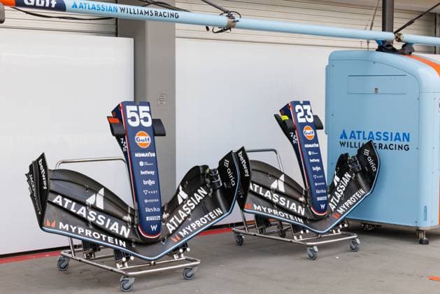 Formula 1, Singapore Grand Prix 2025, Preparations, Singapore, Singapore - 2 Oct 2025 The Williams Racing FW47 Mercedes front wing in pit lane ahead of the F1 Grand Prix of Singapore at the Marina Bay Street Circuit in Singapore. Singapore Copyright: xGeorgexHitchensx xSOPAxImagesx ghsingaporegp25_preparations_14
