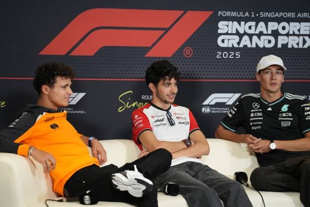 02.10.2025, Marina Bay Street Circuit, Singapore, FORMULA 1 SINGAPORE AIRLINES SINGAPORE GRAND PRIX 2025 , im Bild Lando Norris (GBR), McLaren F1 Team, Esteban Ocon (FRA), MoneyGram Haas F1 Team, George Russell (GBR), Mercedes-AMG Petronas Formula One Team (Photo by Hasan Bratic DeFodi Images) 02 10 2025, Marina Bay Street Circuit, Singapore, FORMULA 1 SINGAPORE AIRLINES SINGAPORE GRAND PRIX 2025 , in the picture Lando Norris GBR , McLaren F1 Team, Esteban Ocon FRA , MoneyGram Haas F1 Team, George Russell GBR , Mercedes AMG Petronas Formula One Team Photo by Hasan Bratic DeFodi Images
