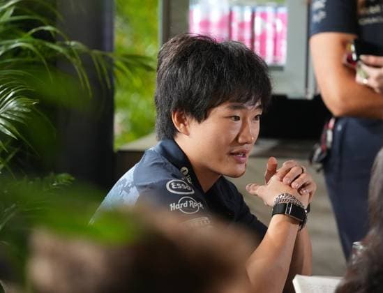 02.10.2025, Marina Bay Street Circuit, Singapore, FORMULA 1 SINGAPORE AIRLINES SINGAPORE GRAND PRIX 2025 , im Bild Yuki Tsunoda (JPN), Oracle Red Bull Racing (Photo by Hasan Bratic DeFodi Images) 02 10 2025, Marina Bay Street Circuit, Singapore, FORMULA 1 SINGAPORE AIRLINES SINGAPORE GRAND PRIX 2025 , in the picture Yuki Tsunoda JPN , Oracle Red Bull Racing Photo by Hasan Bratic DeFodi Images